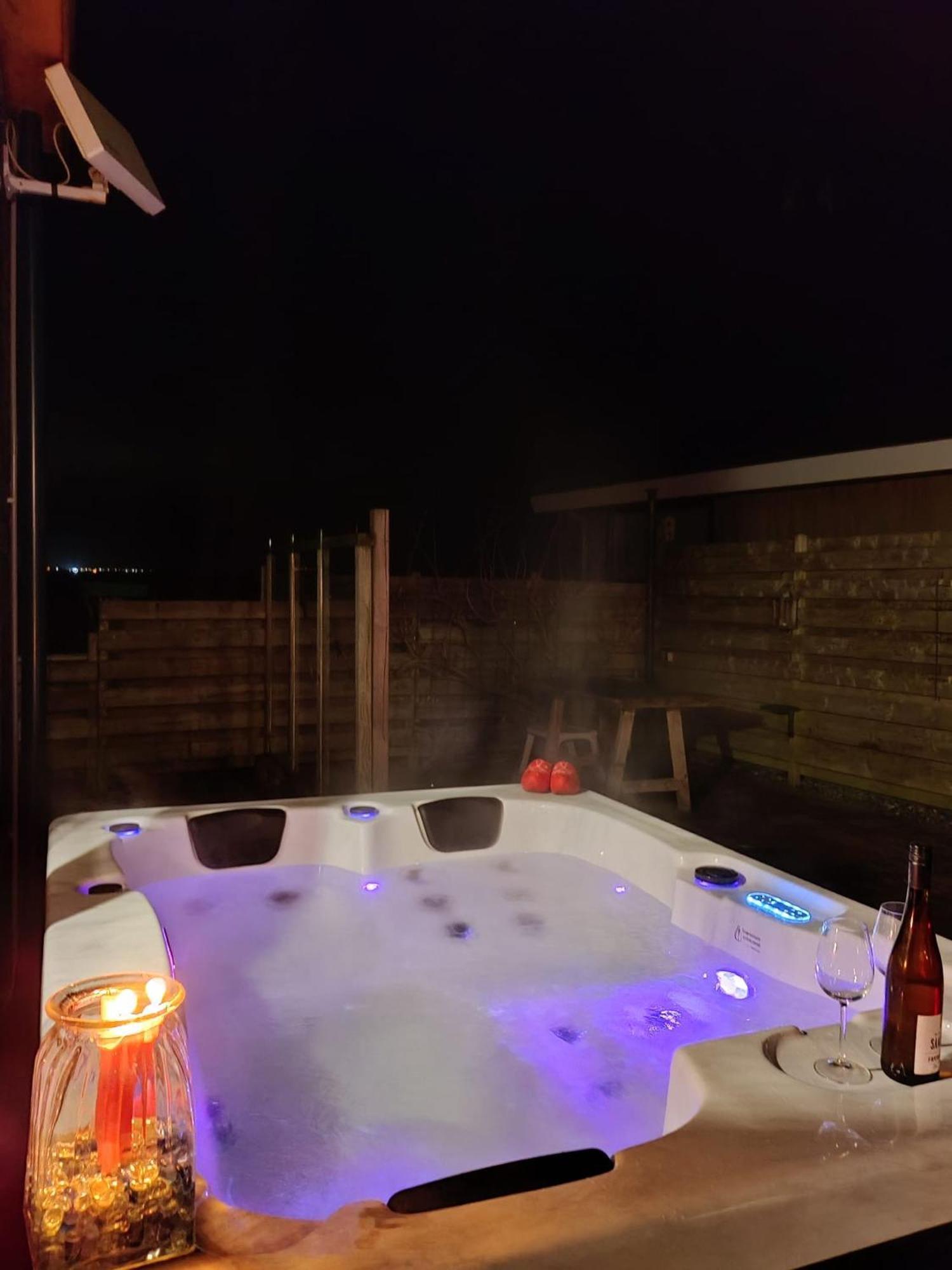 Lakeview 6 Pers Holiday Home Aurora With Fenced Garden, Whirlpool And Sauna Anjum Zewnętrze zdjęcie